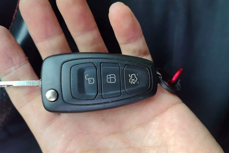 Used Ford Focus 2012 Sedan 1.6L Automatic Fashion Edition
