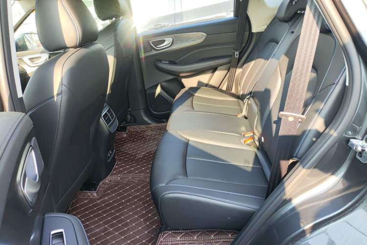 Used Roewe RX5 2025 PLUS 330TGI Automatic Trendsetting Smart Edition Left Rear Seat