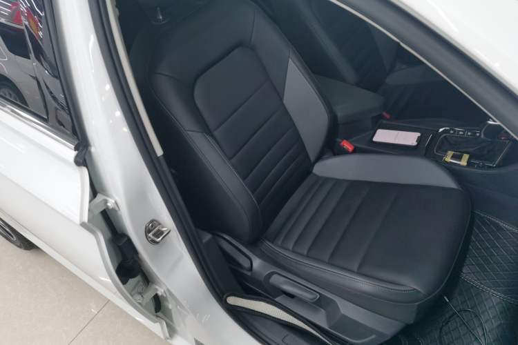 Used Volkswagen Sagitar 2021 200TSI DSG Excellence Edition Right Front Seat