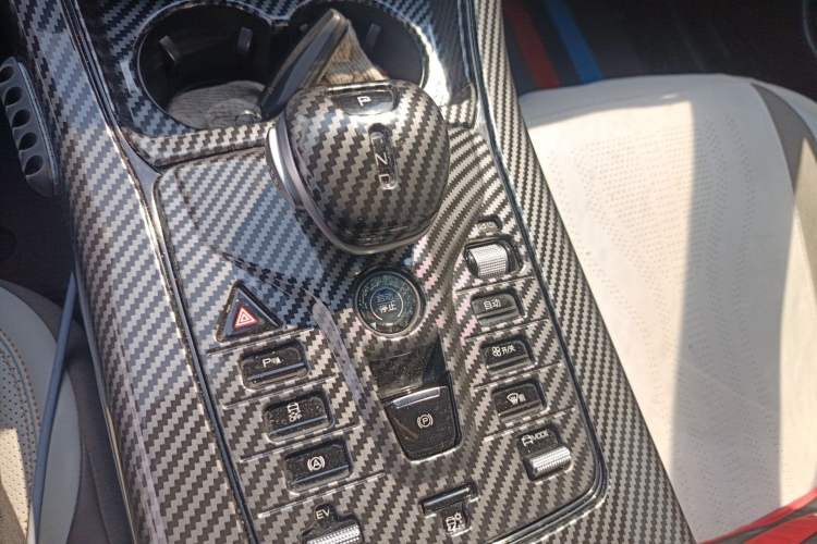 Used BYD Qin PLUS 2024 HONOR Edition DM-i 55KM Leading Model Gear Lever