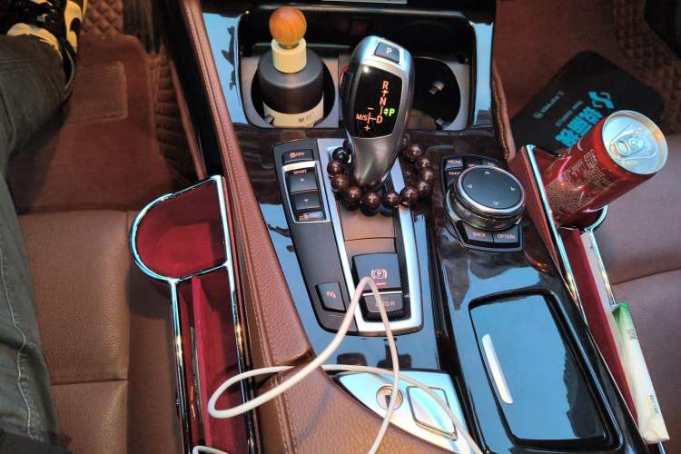 Used BMW 5 Series 2014 528Li Leading Model
