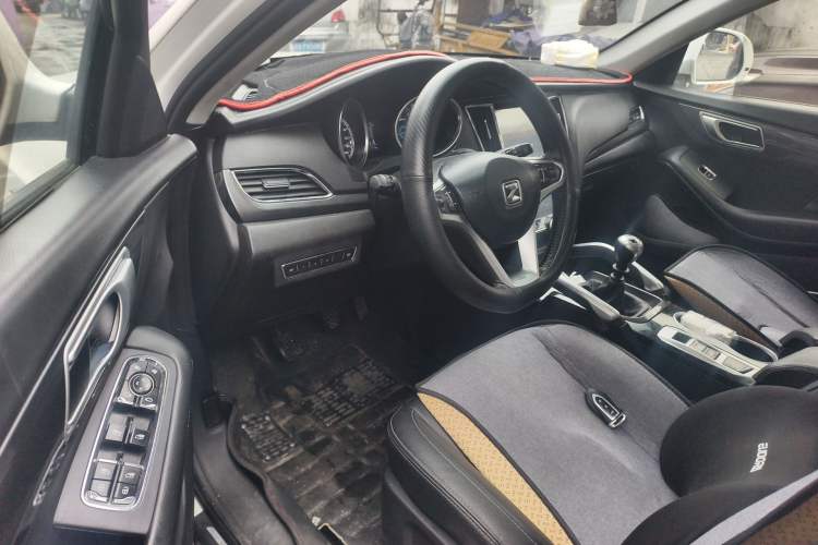 Used Zotye SR7 2017 1.5T Manual Cube Dream Edition Driver Seat