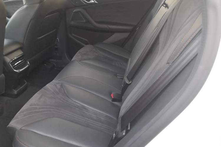 Used Roewe D5X DMH 2024 135 Tech Edition