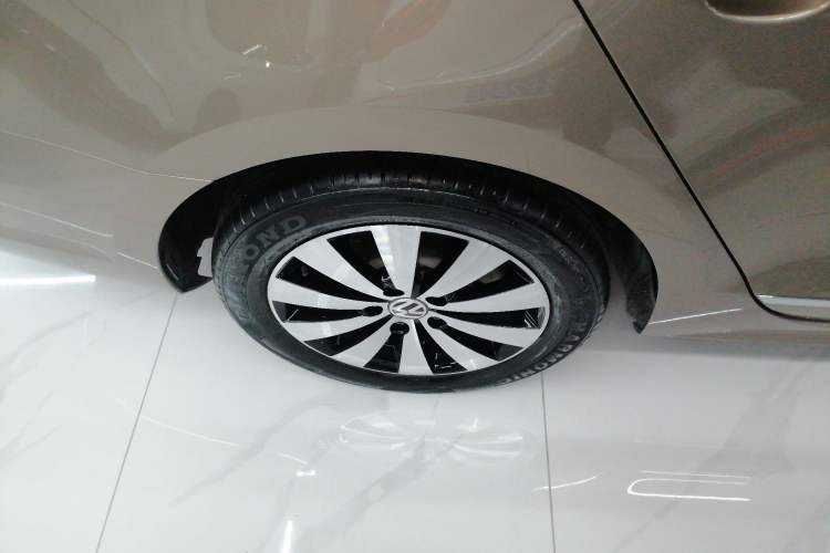 Used Volkswagen Sagitar 2017 230TSI Automatic Comfort Version
