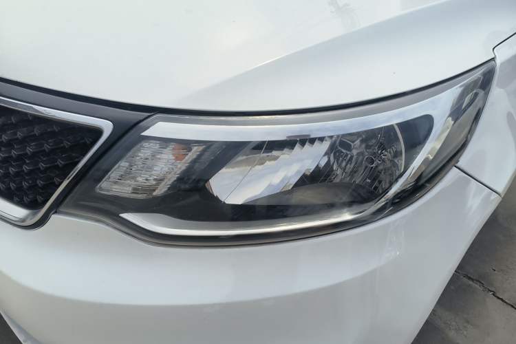 Used Kia K2 2015 Sedan 1.4L MT GLS Left Front Headlight
