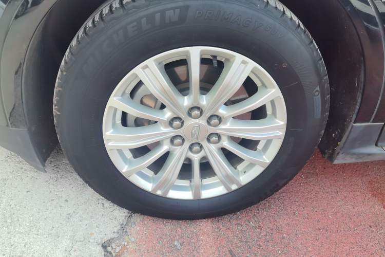 Used Cadillac XT5 2018 28E Four-Wheel Drive Tech Version