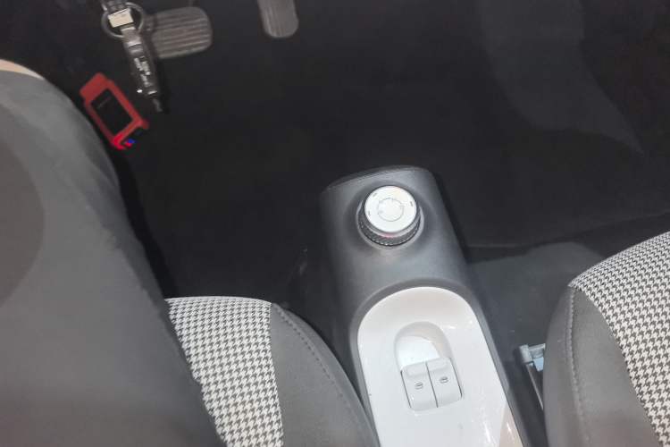 Used Wuling Hongguang MINIEV 2024 3rd Generation 215km Youth Edition Gear Lever