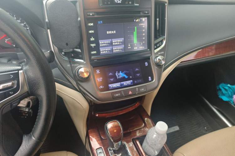 Used Toyota Crown 2015 2.0T Fashion Edition
