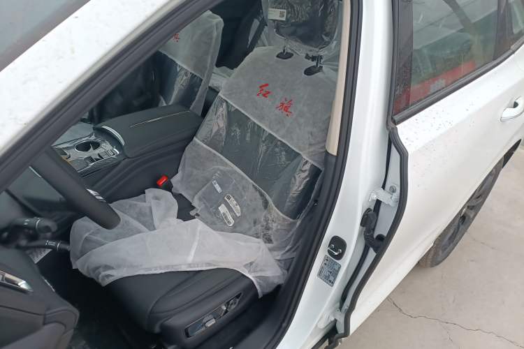 Used Hongqi HS3 PHEV 2025 Model PHEV 117km Jingwei PLUS Edition