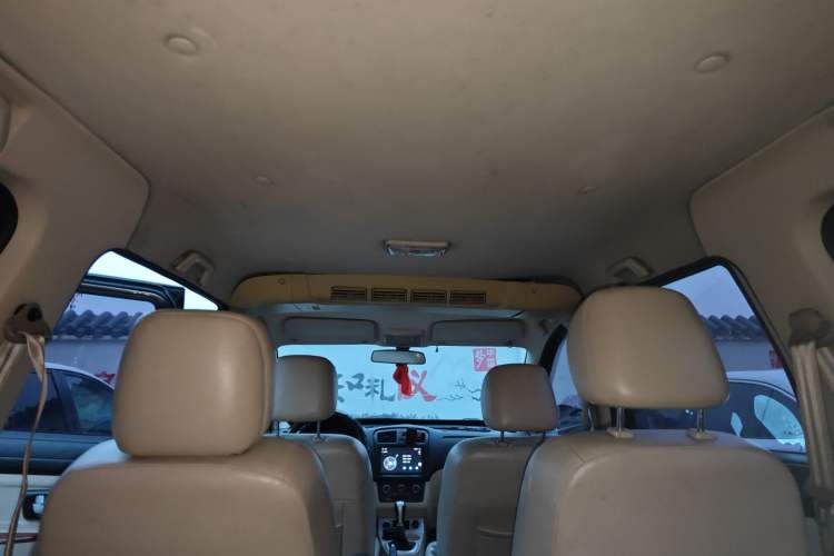 Used Dongfeng Fengon 2013 1.5L Manual Deluxe Model DK15 Headliner