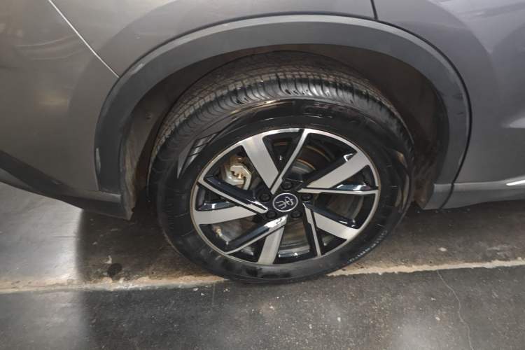 Used BYD Song Pro New Energy 2024 HONOR Edition DM-i 71KM Navigation Model
