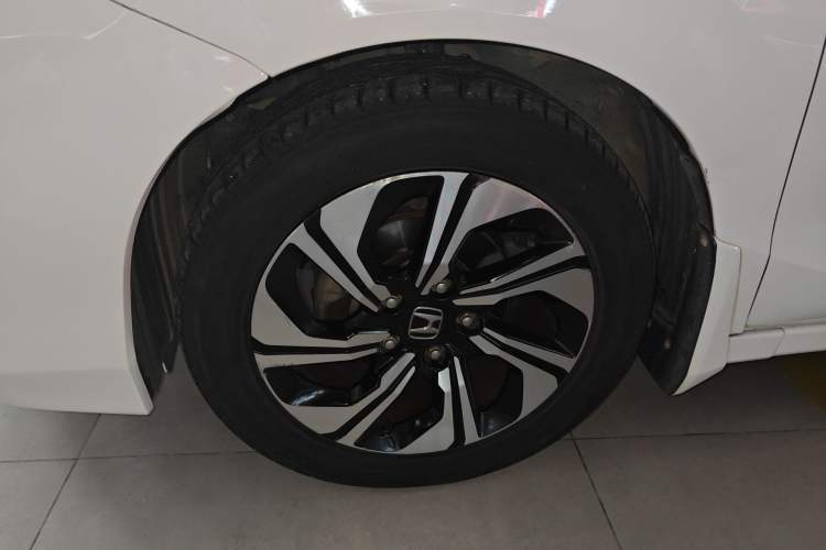 Used Honda Crider 2016 1.8L CVT Luxury Edition Left Front Wheel Hub