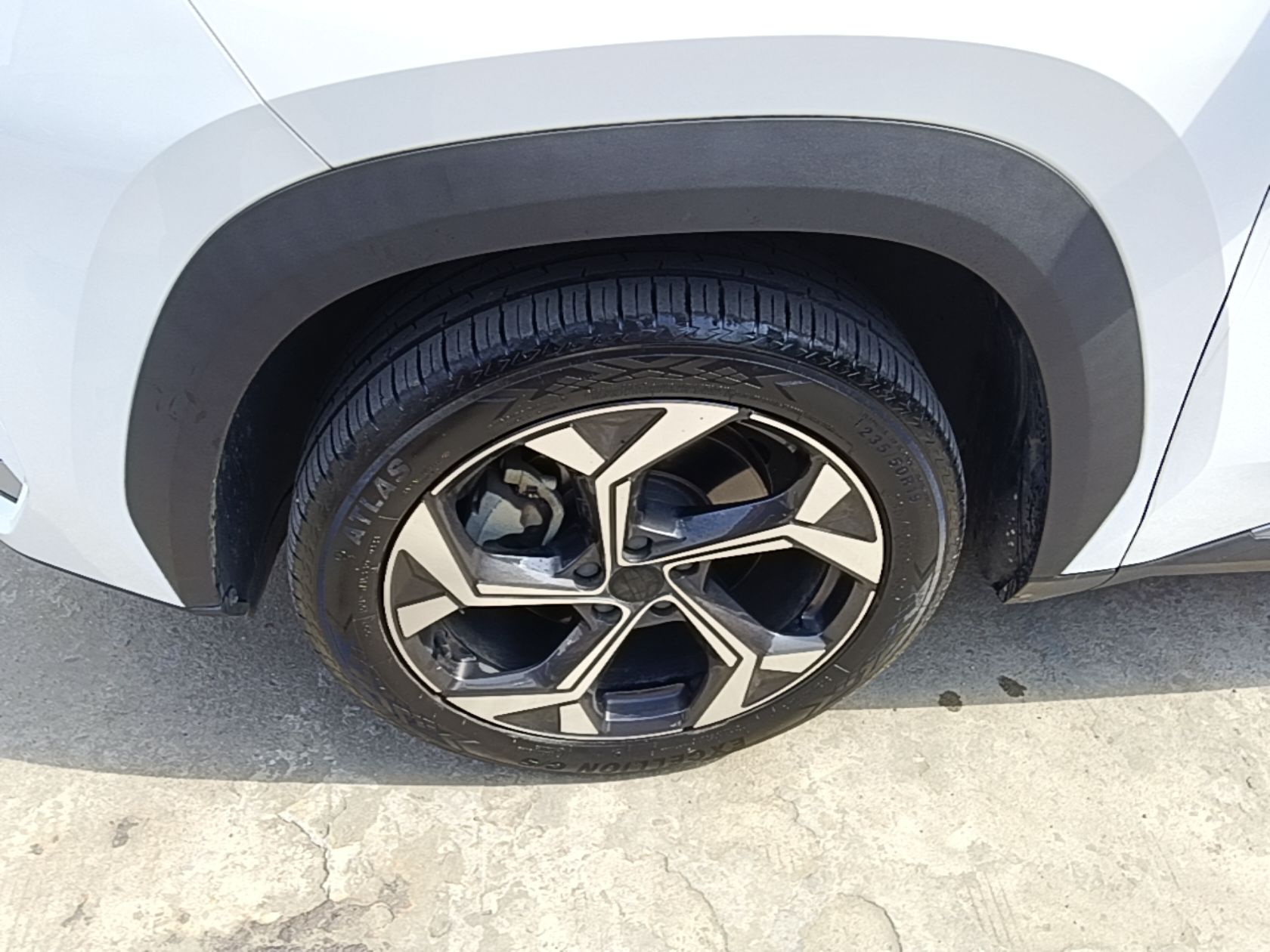 Geely Auto FX11 2023 1.5TD DCT Prestige Edition — снимка 10