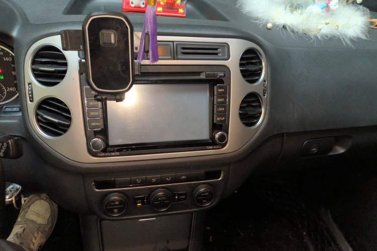 Used Volkswagen Tiguan 2013 1.8 TSI Automatic Two-Wheel Drive Comfort Edition Audio And AC Panel