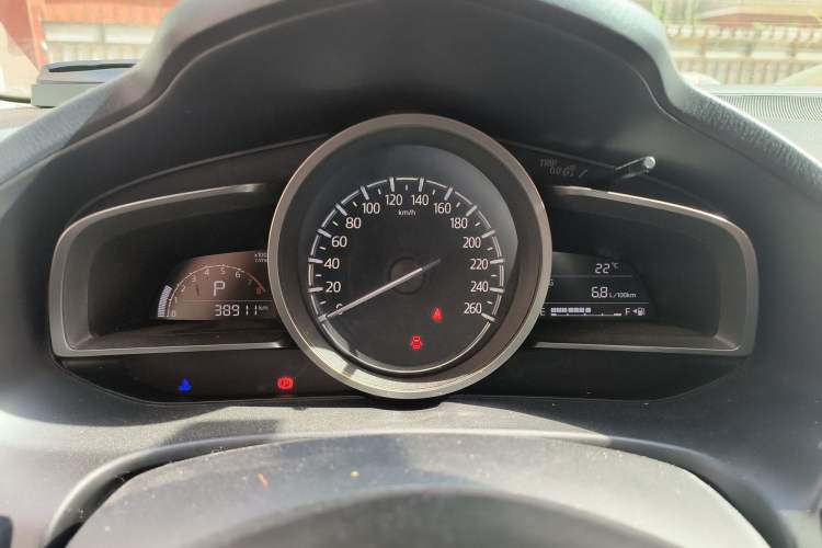 Used Mazda 3 Axela 2017 Sedan 1.5L Automatic Luxury Model Emission Standard China V Instrument Cluster