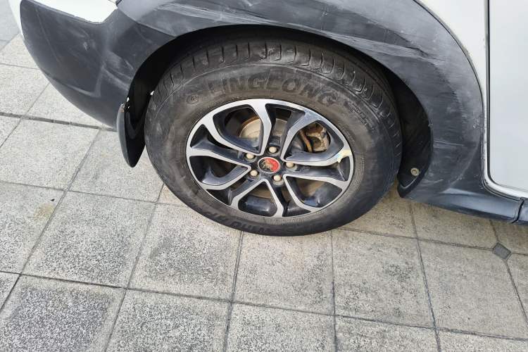 Used FORTHING Joyear XV 2016 1.6L CVT Luxury Model