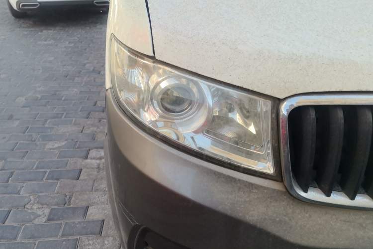 Used Jinbei Hiace X30 2021 1.5L Wealthy Single-Steaming Air-Conditioned Van China VI Standard SWC15M Right Front Headlight