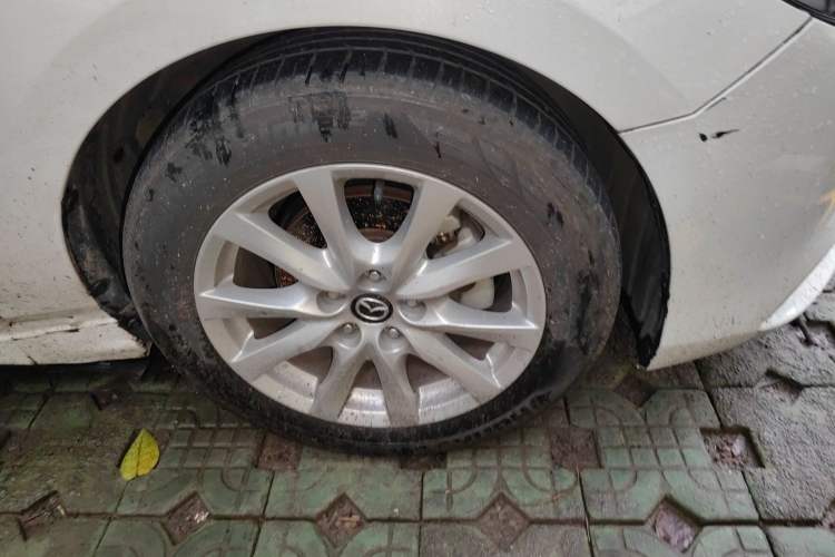 Used Mazda Atenza 2017 2.0L Blue Sky Luxury Edition
