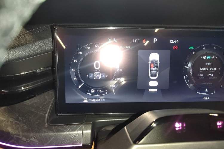 Used Lynk & Co 09 2021 2.0T Halo Six-Seater
