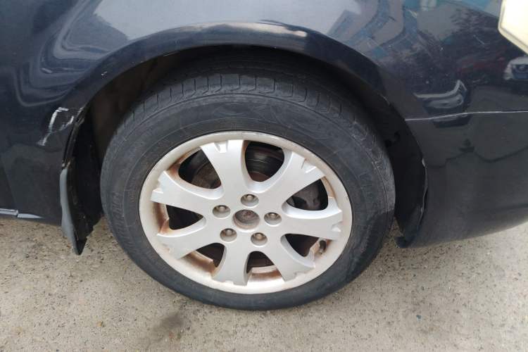 Used Bestune B70 2011 2.0L Automatic Fashion Version Right Front Wheel Hub