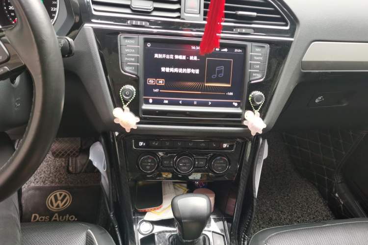 Used Volkswagen Tiguan L 2018 330TSI Automatic Two-Wheel Drive Flagship Edition Audio And AC Panel