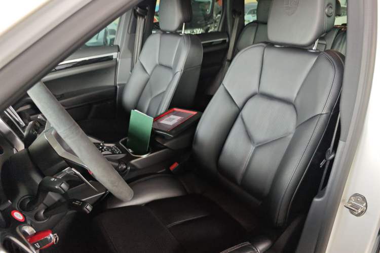 Used Porsche Cayenne 2016 Cayenne Platinum Edition 3.0T Left Front Seat