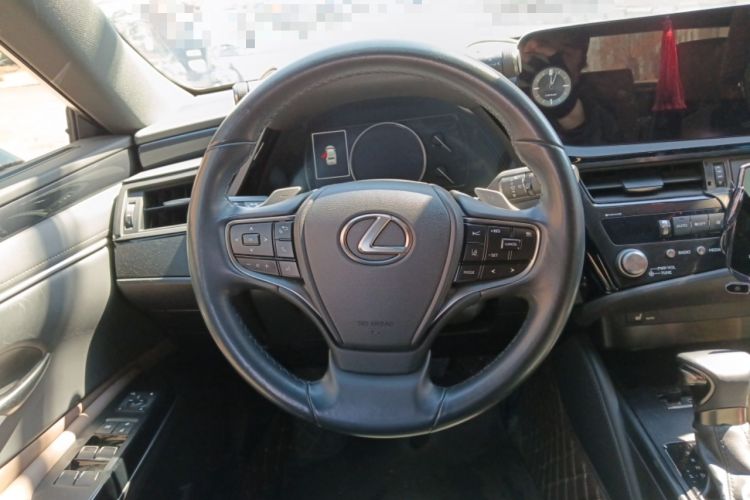 Used Lexus ES 2022 300h Excellence Edition

