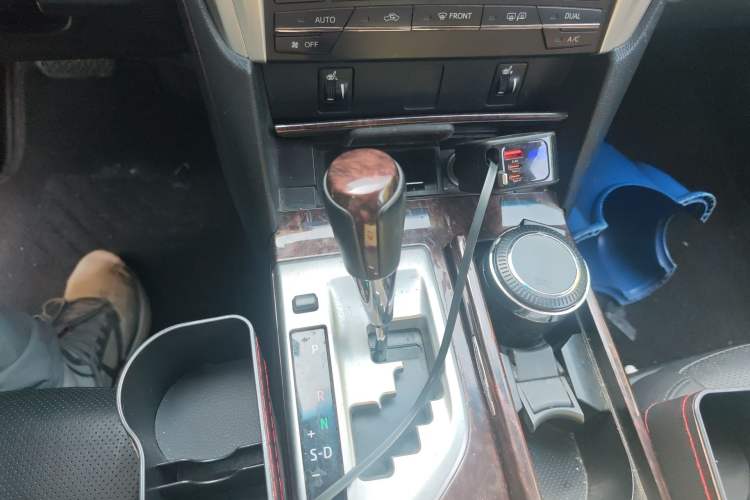 Used Toyota Camry 2015 2.0G Premier Edition
