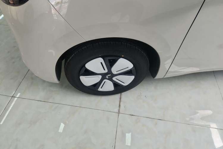 Used Wuling Hongguang MINIEV 2025 Four-Door Version Advanced Edition Exterior 4