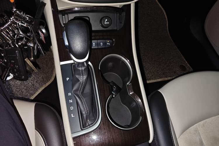 Used Buick Verano 2019 Sedan 15S Automatic Leading Model Gear Lever