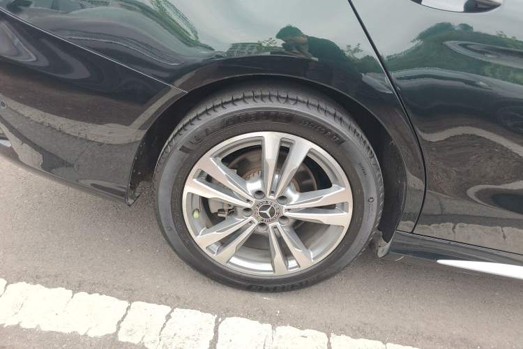 Used Mercedes-Benz C-Class 2020 Restyled C 200 L Fashion Edition Sport Version Right Rear Wheel Hub