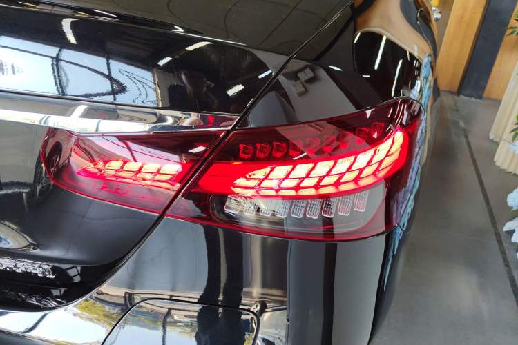 Used Mercedes-Benz E-Class New Energy 2023 E 350 e L Plug-in Hybrid Sports Sedan