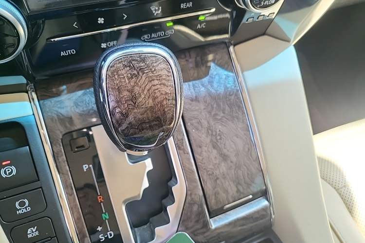 Used Toyota Alphard 2020 Dual-Engine 2.5L Prestige Edition
