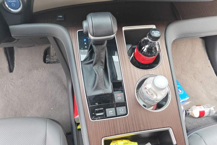 Used Toyota Granvia 2023 2.5L Hybrid Prestige PLUS Edition