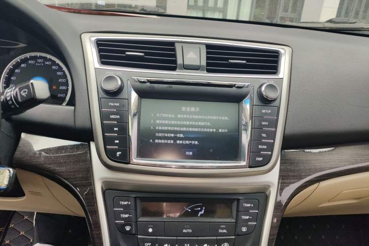 Used Changan Raeton 2014 1.8T Automatic Elite Anniversary Edition China IV Standard
