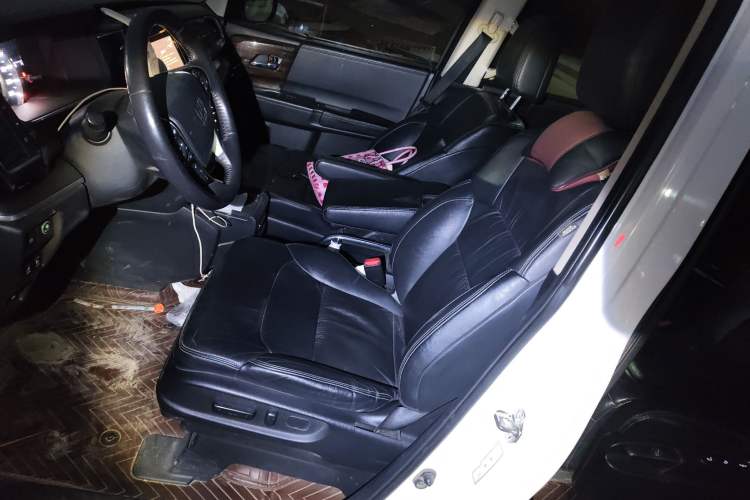 Used Honda Elysion 2016 2.4L Luxury Edition
