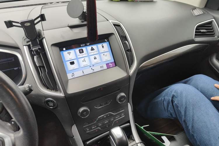 Used Ford Edge 2016 EcoBoost 245 Two-Wheel-Drive Titanium 7-Seater
