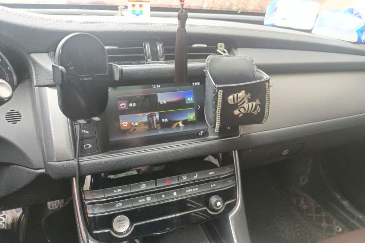 Used Jaguar XFL 2017 XFL 2.0T 240PS Luxury Edition Audio And AC Panel