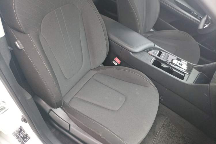 Used Hyundai Mistra New Energy 2021 GLX Elite Edition Right Front Seat