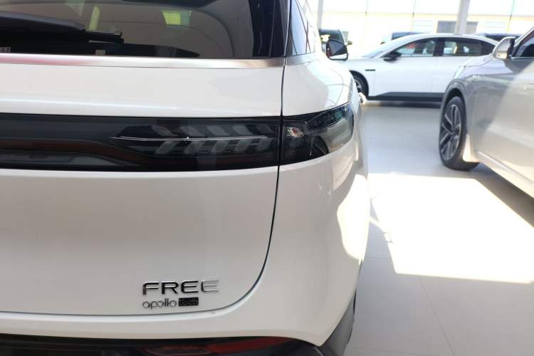 Used VOYAH FREE 2024 Ultra-Long Range Intelligent Driving Version Right Rear Taillight