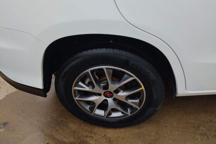 Used BYD Song 2017 Gaishe Upgrade Edition 1.5TID Automatic Elite Model Right Rear Wheel Hub