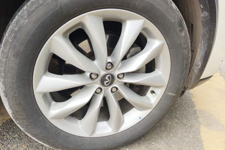 Used Infiniti QX50 2020 2.0T Two-Wheel Drive Fashion Edition Right Front Wheel Hub