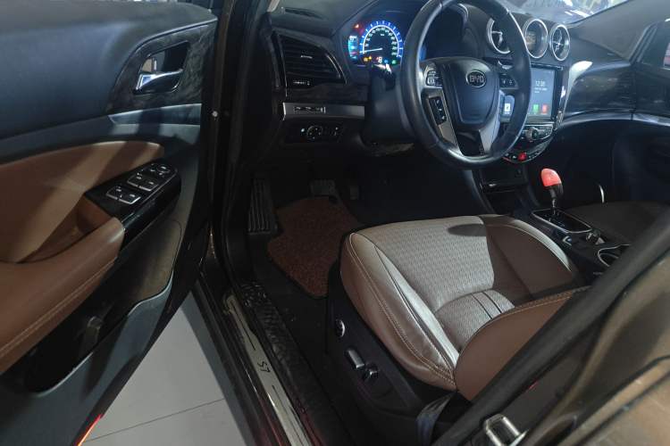Used BYD S7 2017 2.0T Automatic Luxury Model Driver Seat