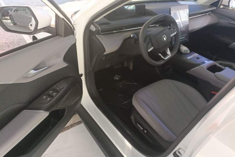 Used CHANGAN Eado PHEV 2025 Smart New Blue Whale 145KM Battleship Edition Driver Seat
