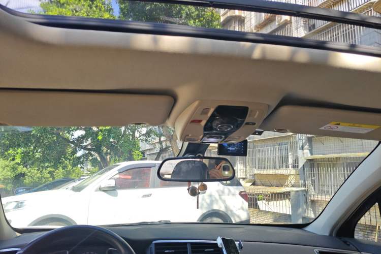 Used DS 6 2014 1.6T Luxury Edition THP160 Headliner