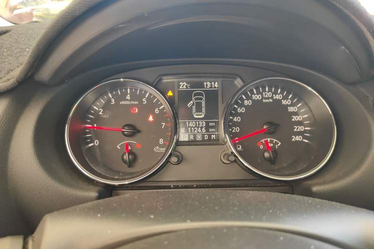 Used Nissan Qashqai 2012 2.0 XV LE CVT 2WD Odometer Close Up