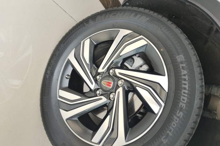 Used Hongqi HS5 2022 Revised Version 2.0T Smart Connect Flagship Edition
