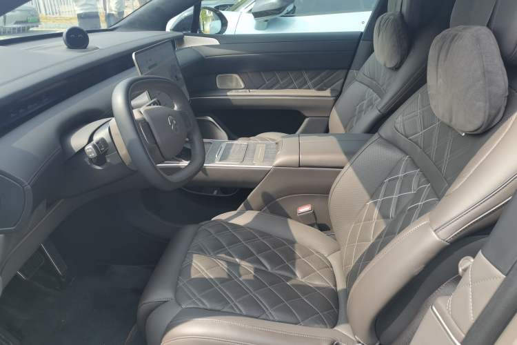 Used Nio ET9 2025 100kWh Signature Edition
