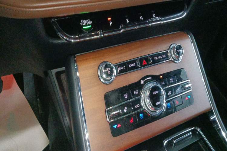 Used Lincoln Aviator 2021 3.0T V6 Four-Wheel Drive Zunya Edition Gear Lever