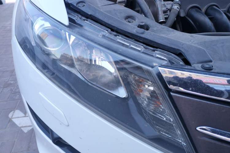 Used Honda Crosstour 2012 2.4L Luxury Edition Right Front Headlight